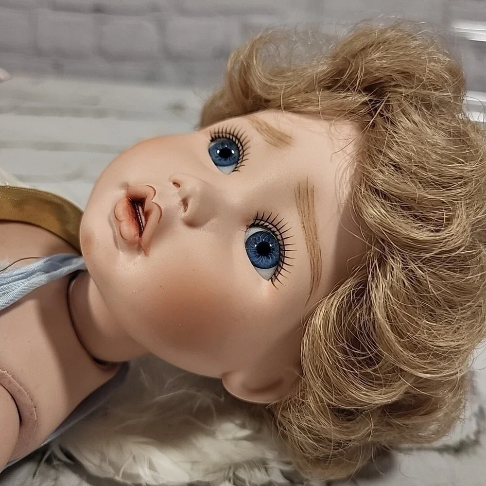 Ellenbrooke Sweet Cherub‎ Porcelain Angel By Connie Walser Derek